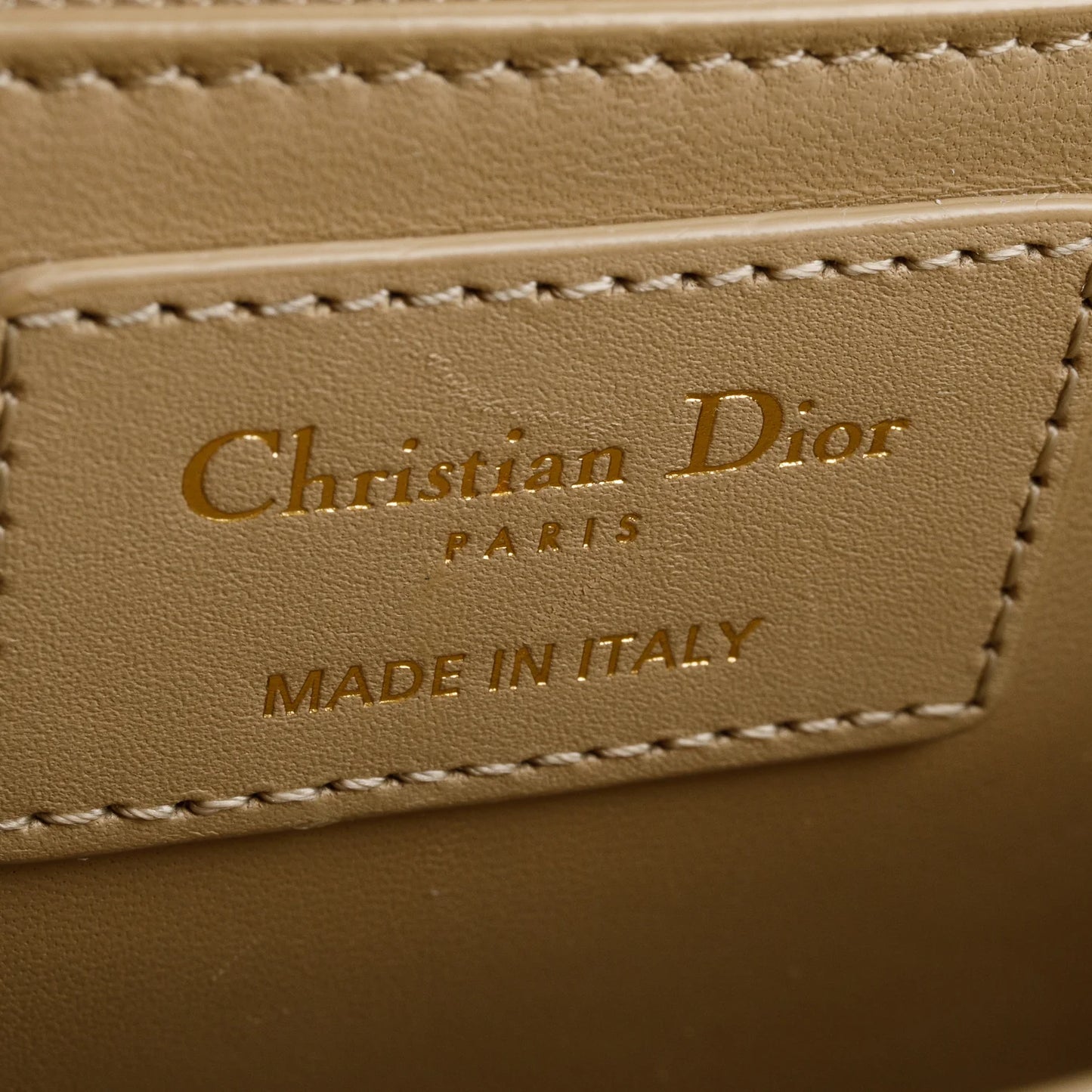 Biege Leather Medium 30 Montaigne Flap Bag