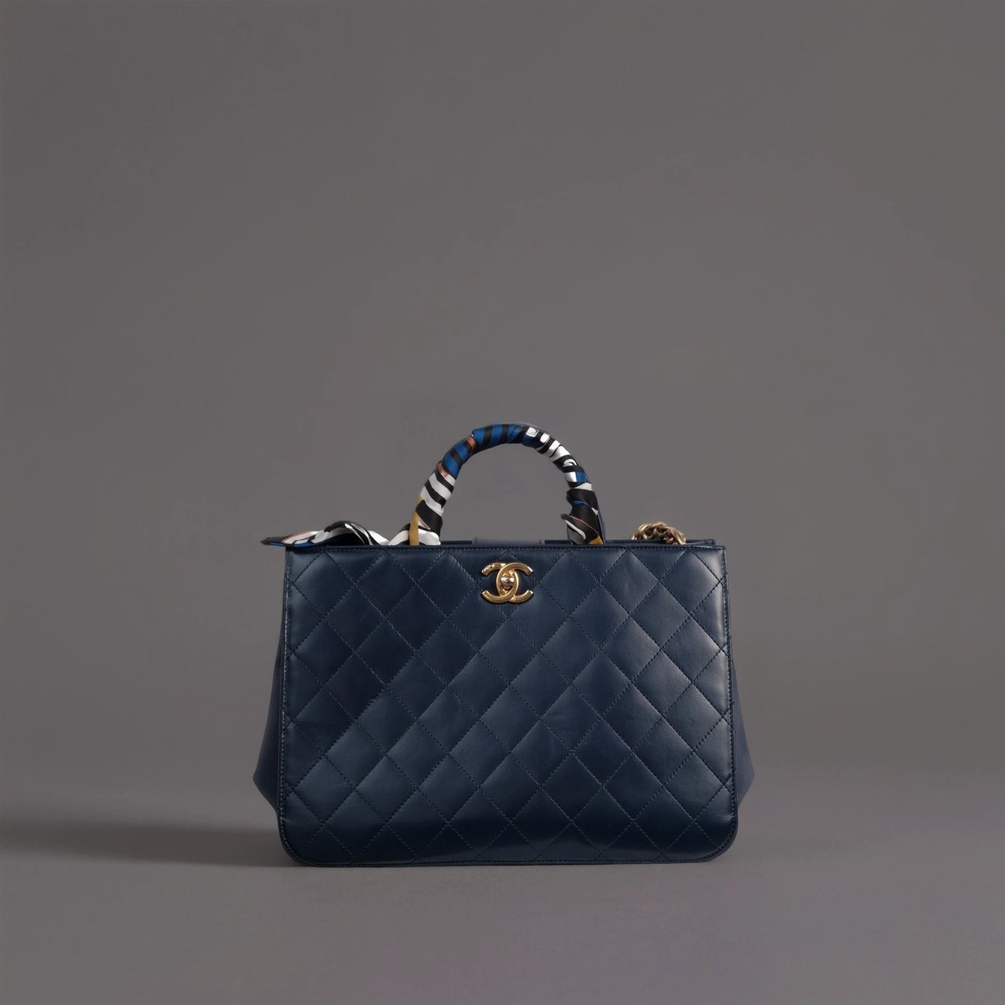 CHANEL Glazed Iridescen