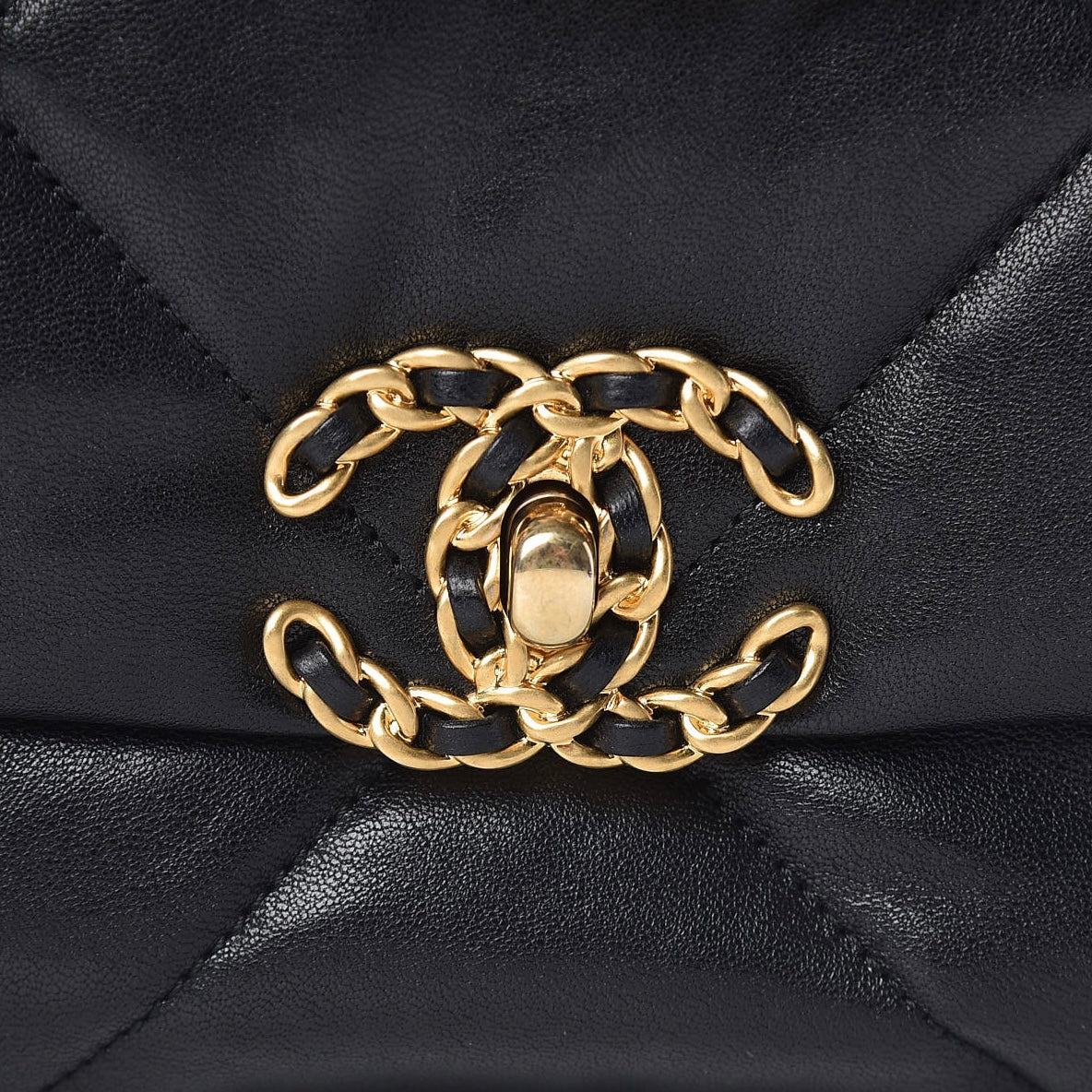 Lambskin Quilted Medium Chanel 19 Flap Black