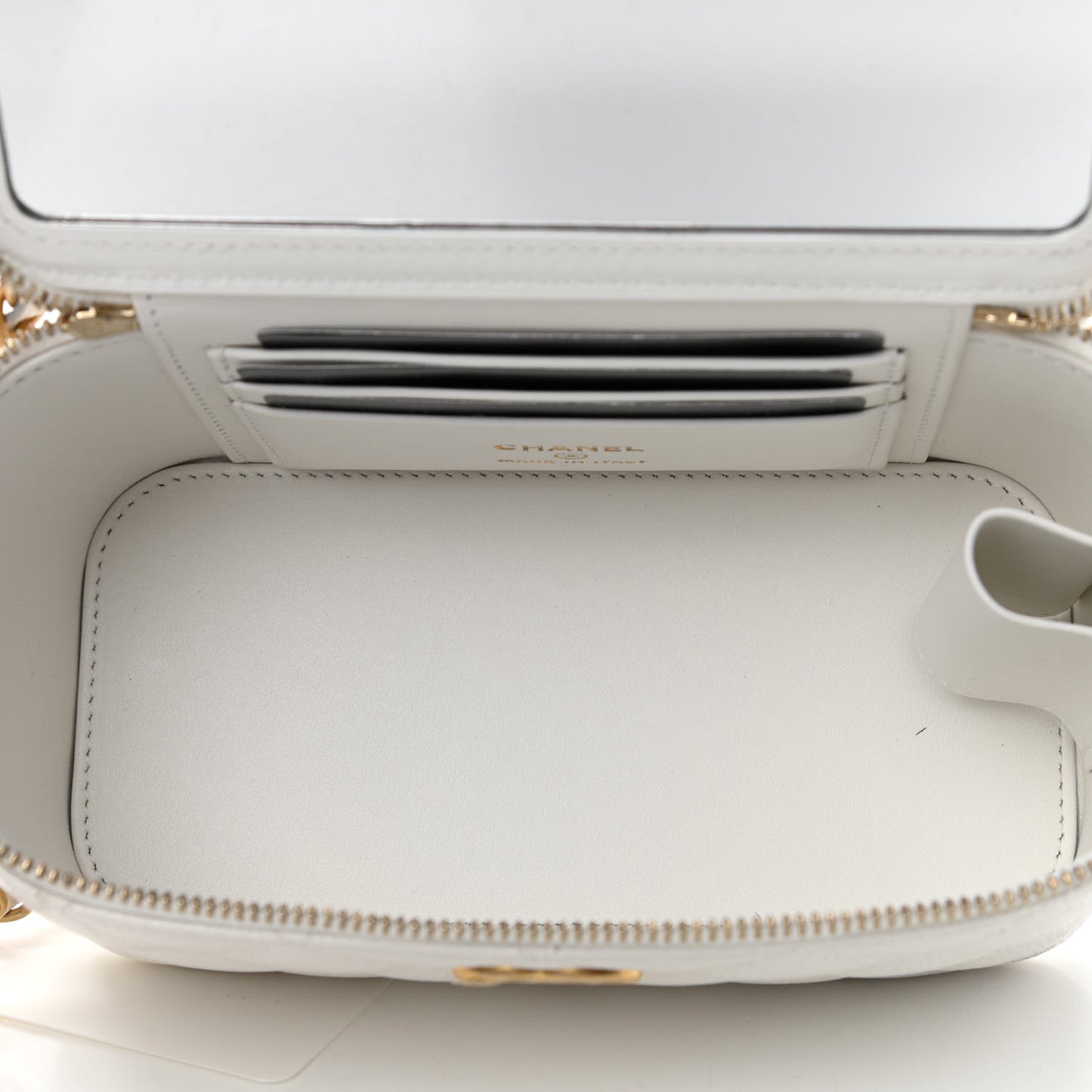 Shiny Caviar Quilted Pick Me Up Vanity Case White