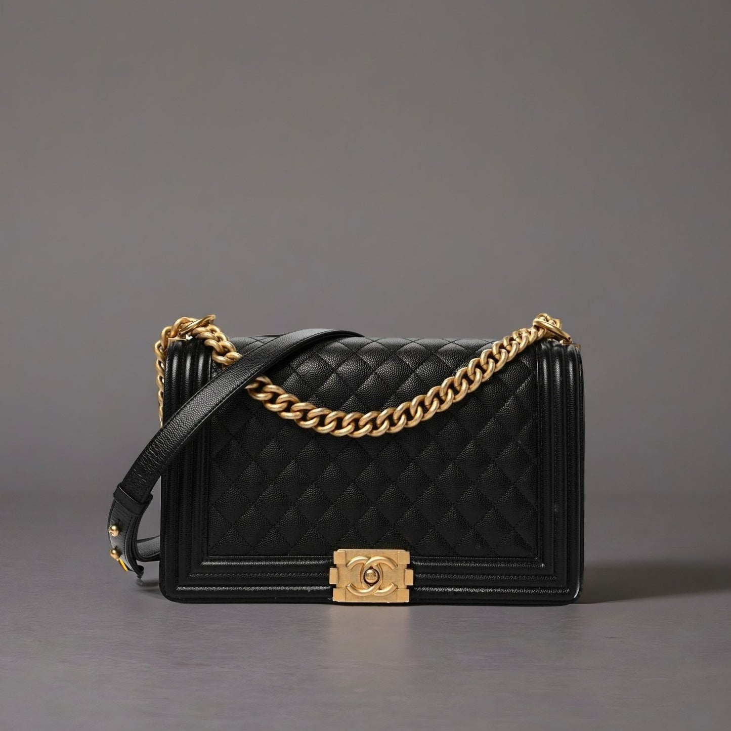 Caviar Quilted New Medium Boy Flap Black