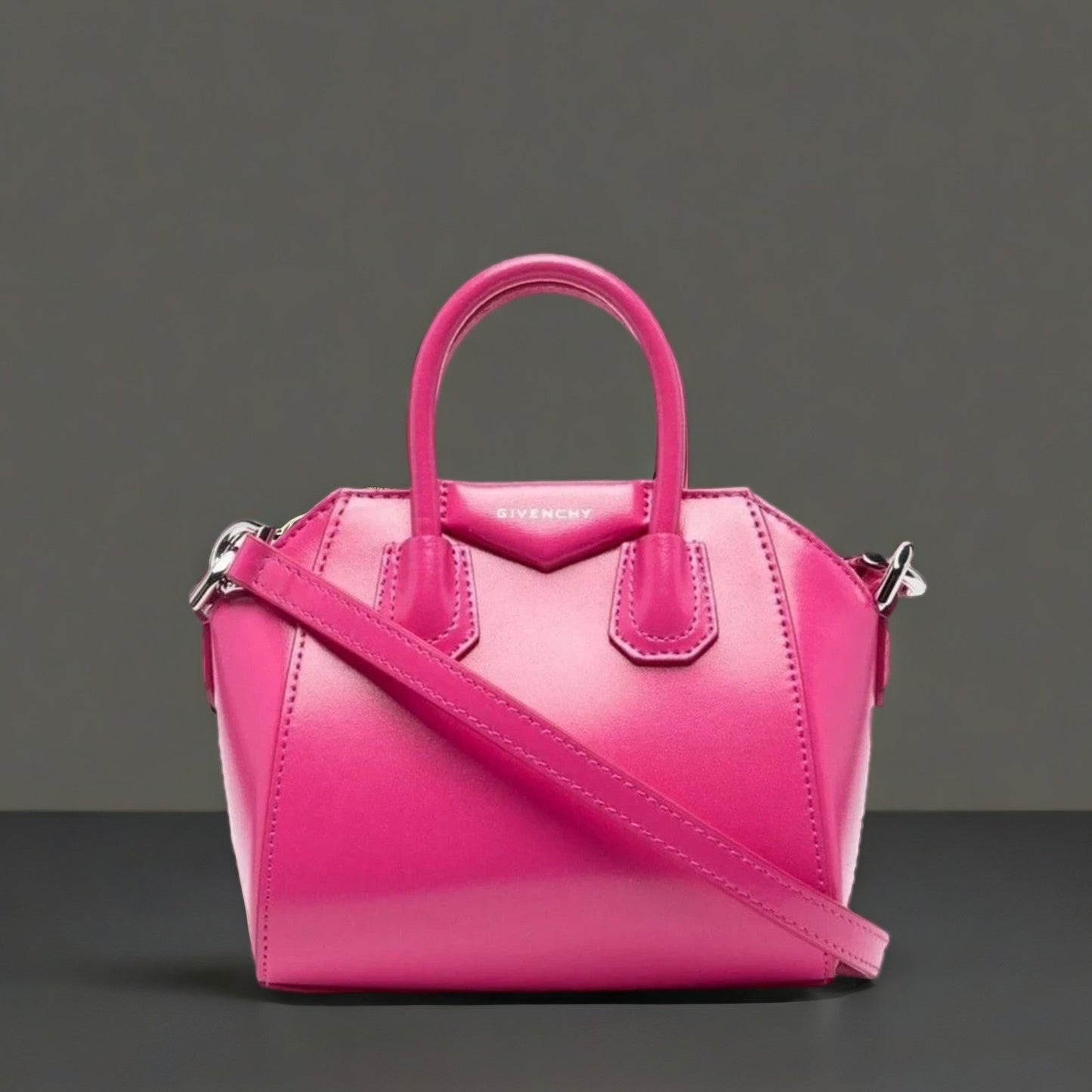 Micro Antigona leather shoulder bag