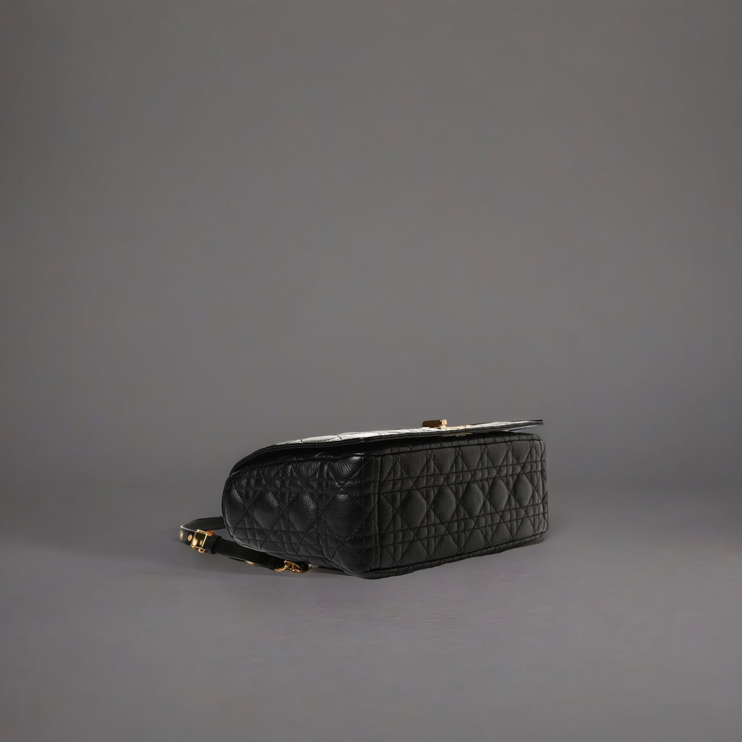 Grained Calfskin Cannage Large Caro Bag Black