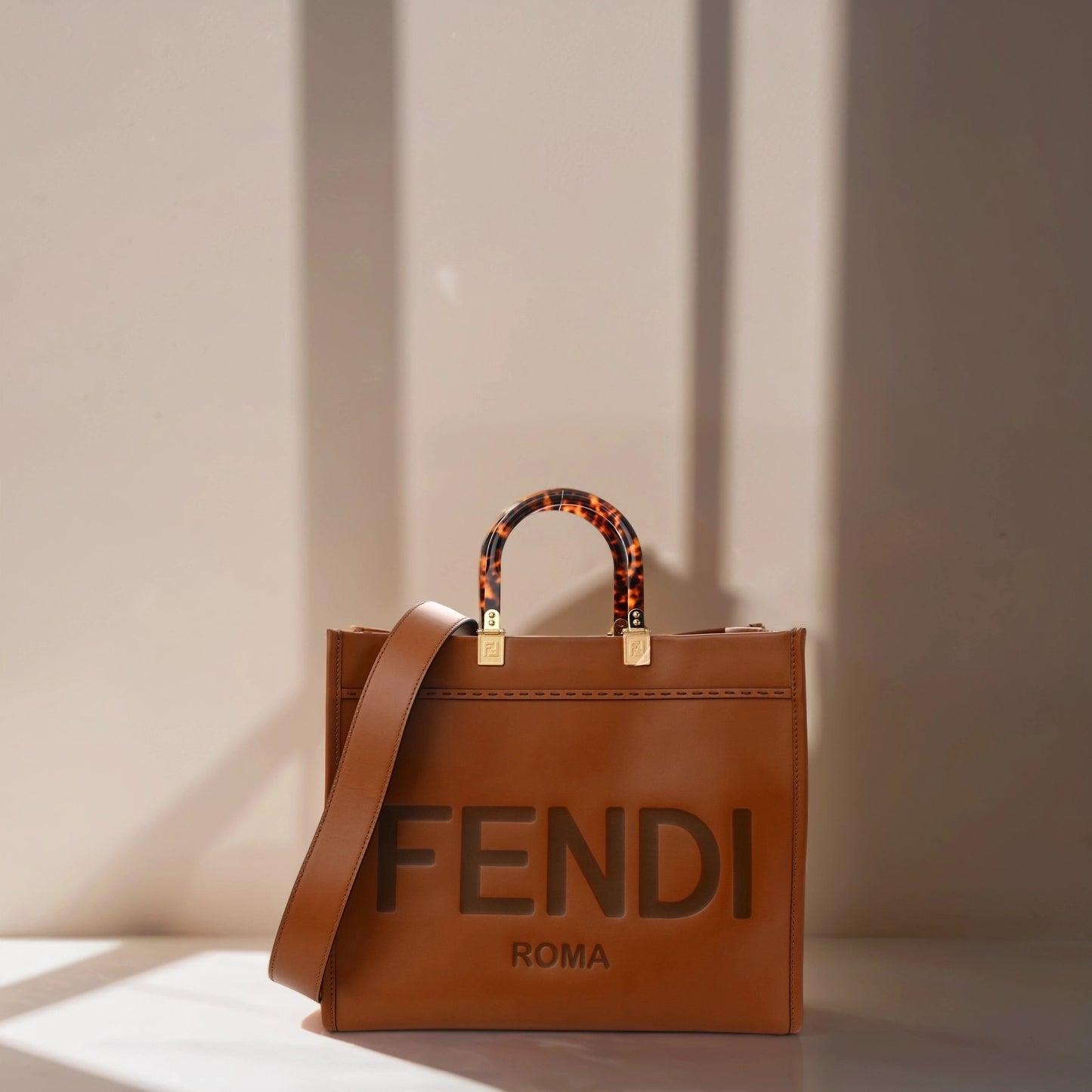 Vitello King Plexiglass Medium Fendi Sunshine Shopper Tote Cuoio