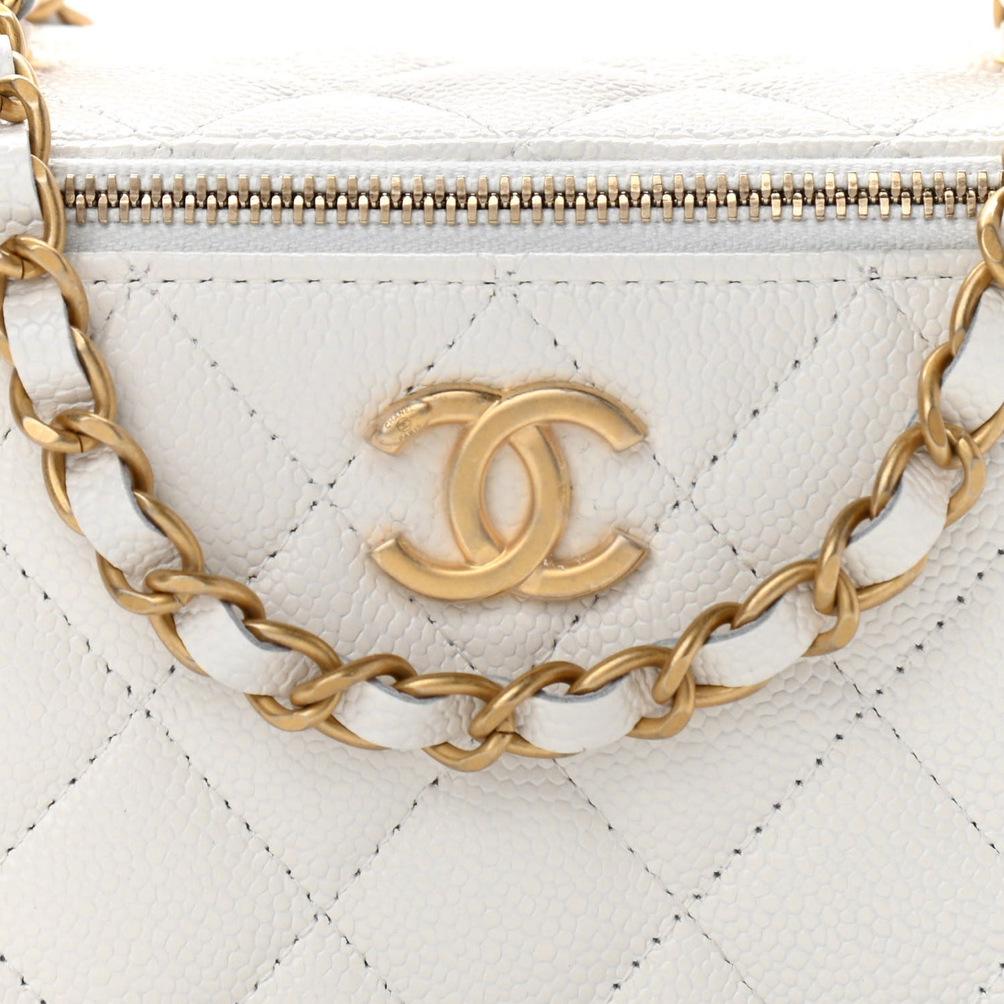 Shiny Caviar Quilted Pick Me Up Vanity Case White