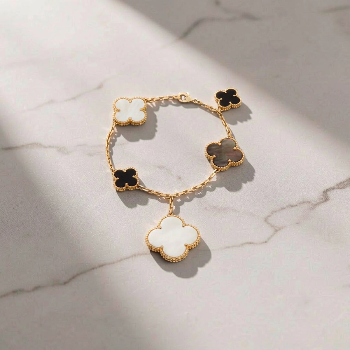 18K Yellow Gold Grey Mother of Pearl Black Onyx 5 Motifs Magic Alhambra Bracelet