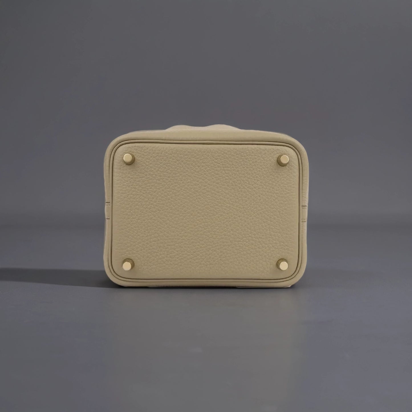 Taurillon Clemence Picotin Lock 18 PM Beige Marfa
